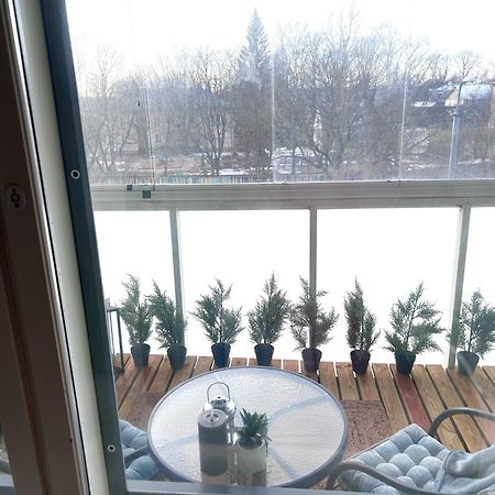 Stella'S Apartment - City Center - Free Secure Parking - Big Sun Terrace - Air Conditioning - Wifi - Tram To The Tallinn Bus Station And Old Town エクステリア 写真