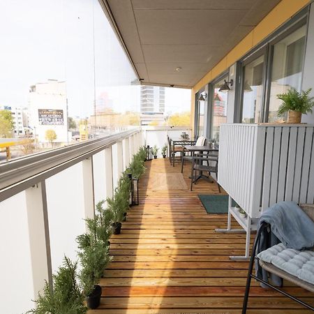 Stella'S Apartment - City Center - Free Secure Parking - Big Sun Terrace - Air Conditioning - Wifi - Tram To The Tallinn Bus Station And Old Town エクステリア 写真