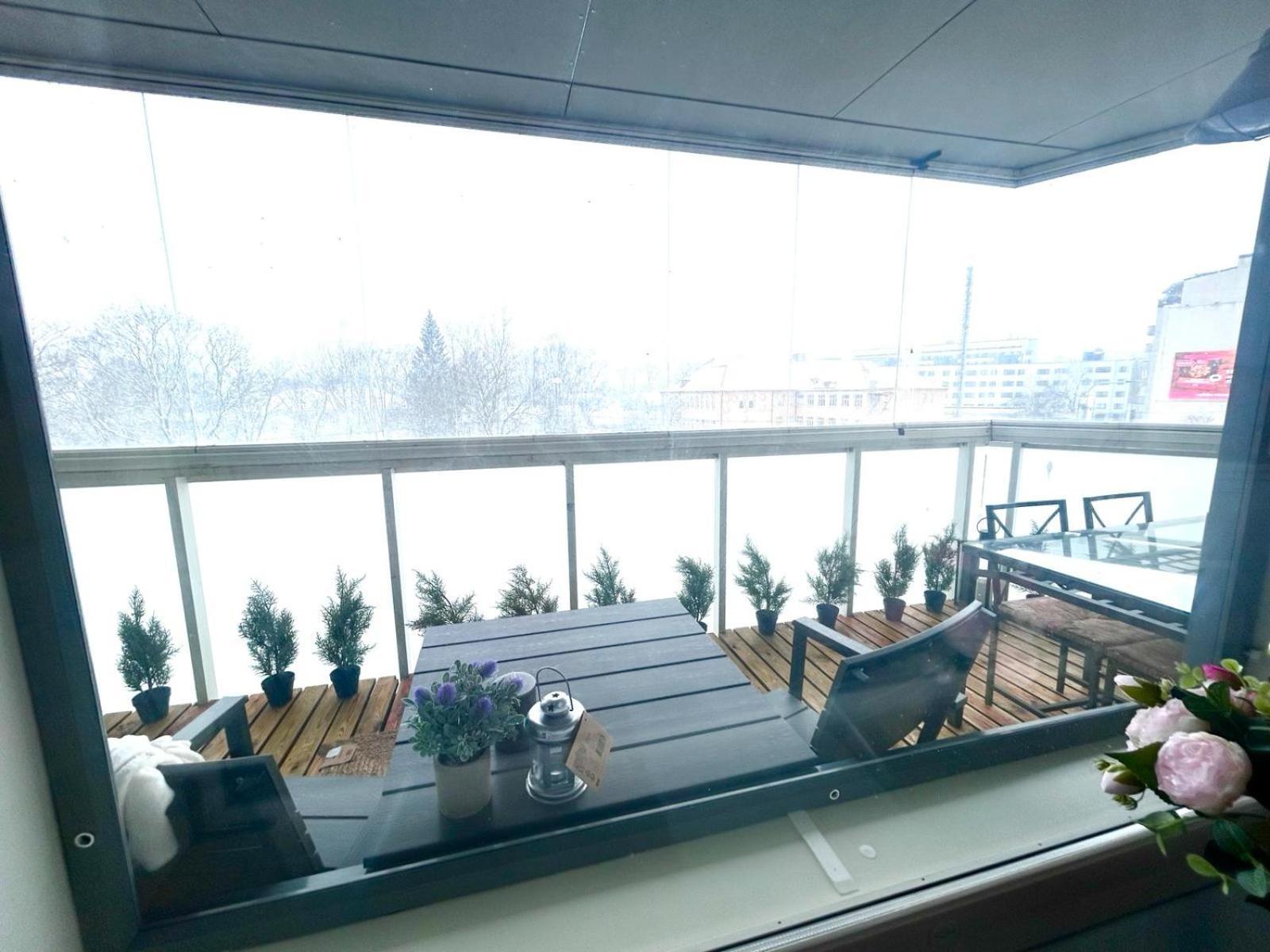 Stella'S Apartment - City Center - Free Secure Parking - Big Sun Terrace - Air Conditioning - Wifi - Tram To The Tallinn Bus Station And Old Town エクステリア 写真