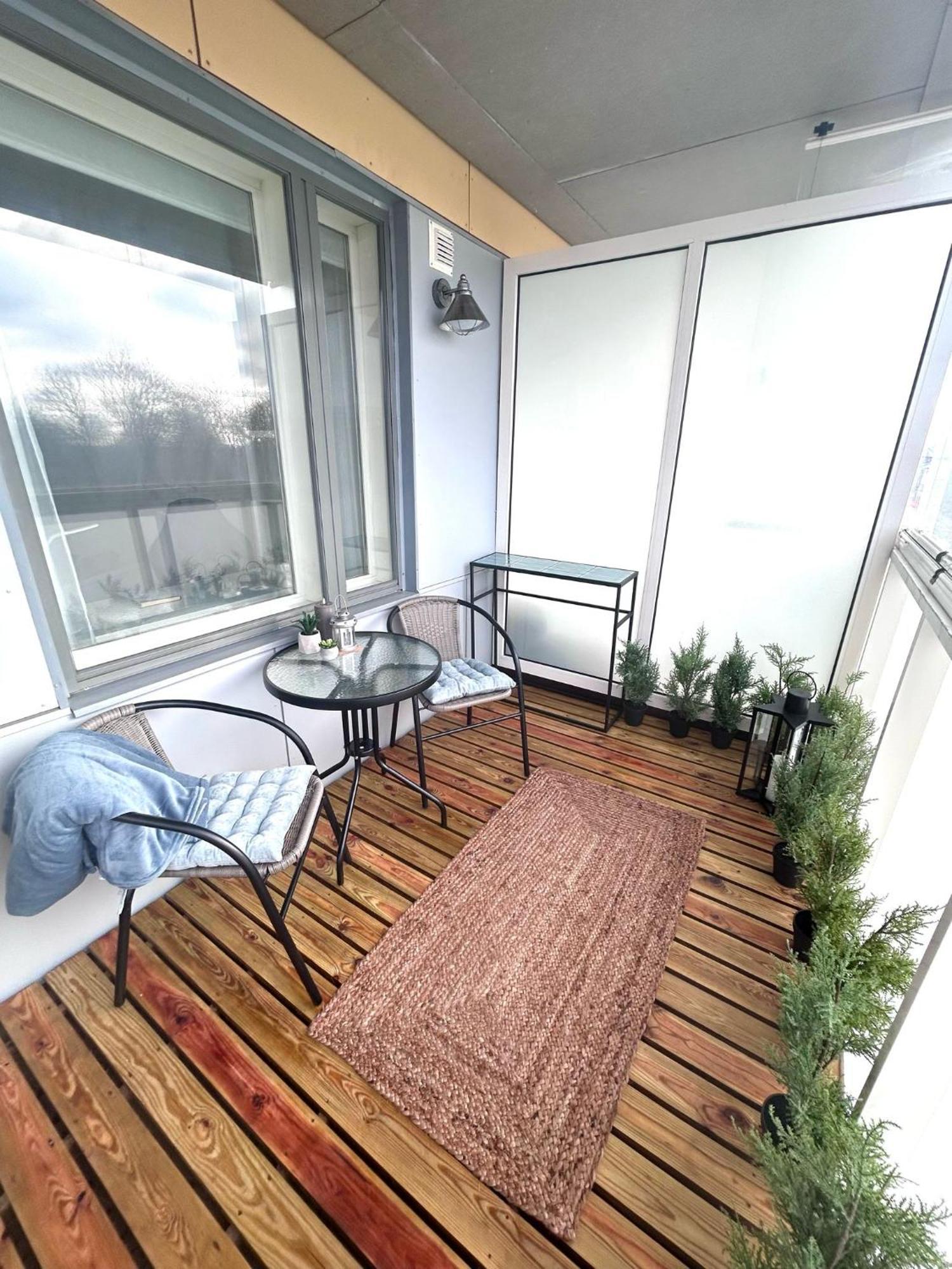 Stella'S Apartment - City Center - Free Secure Parking - Big Sun Terrace - Air Conditioning - Wifi - Tram To The Tallinn Bus Station And Old Town エクステリア 写真