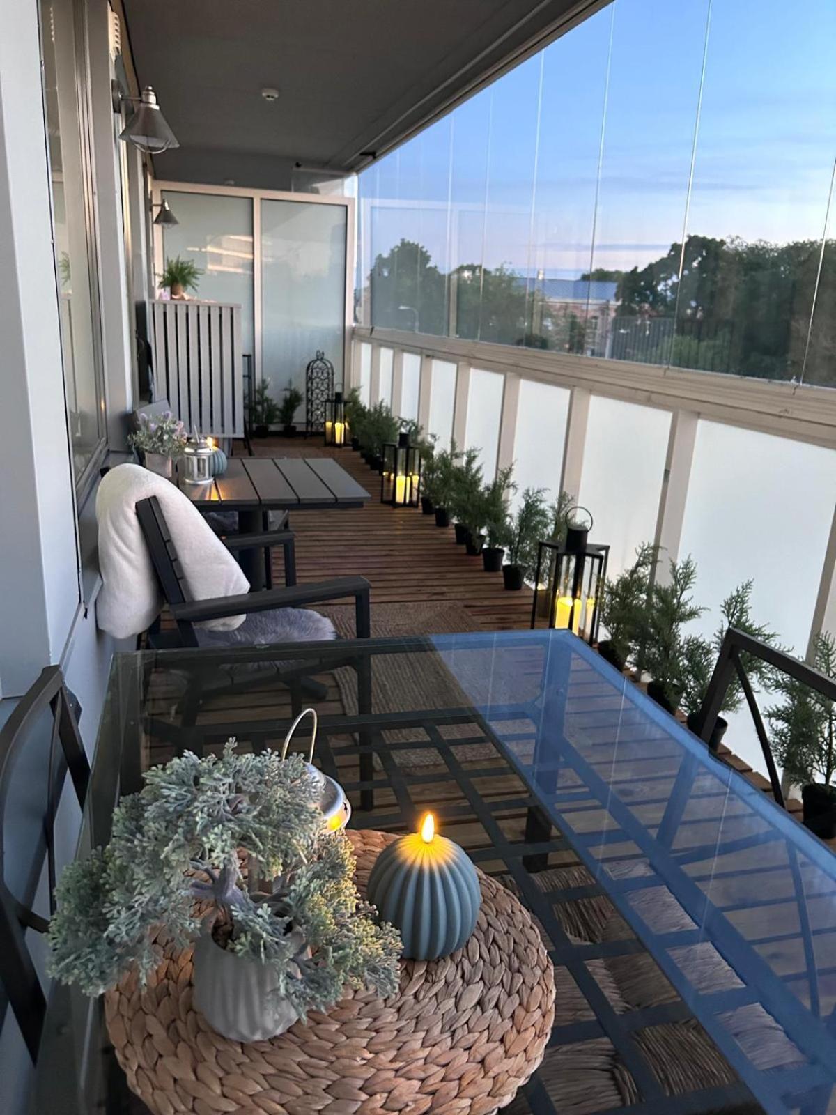 Stella'S Apartment - City Center - Free Secure Parking - Big Sun Terrace - Air Conditioning - Wifi - Tram To The Tallinn Bus Station And Old Town エクステリア 写真