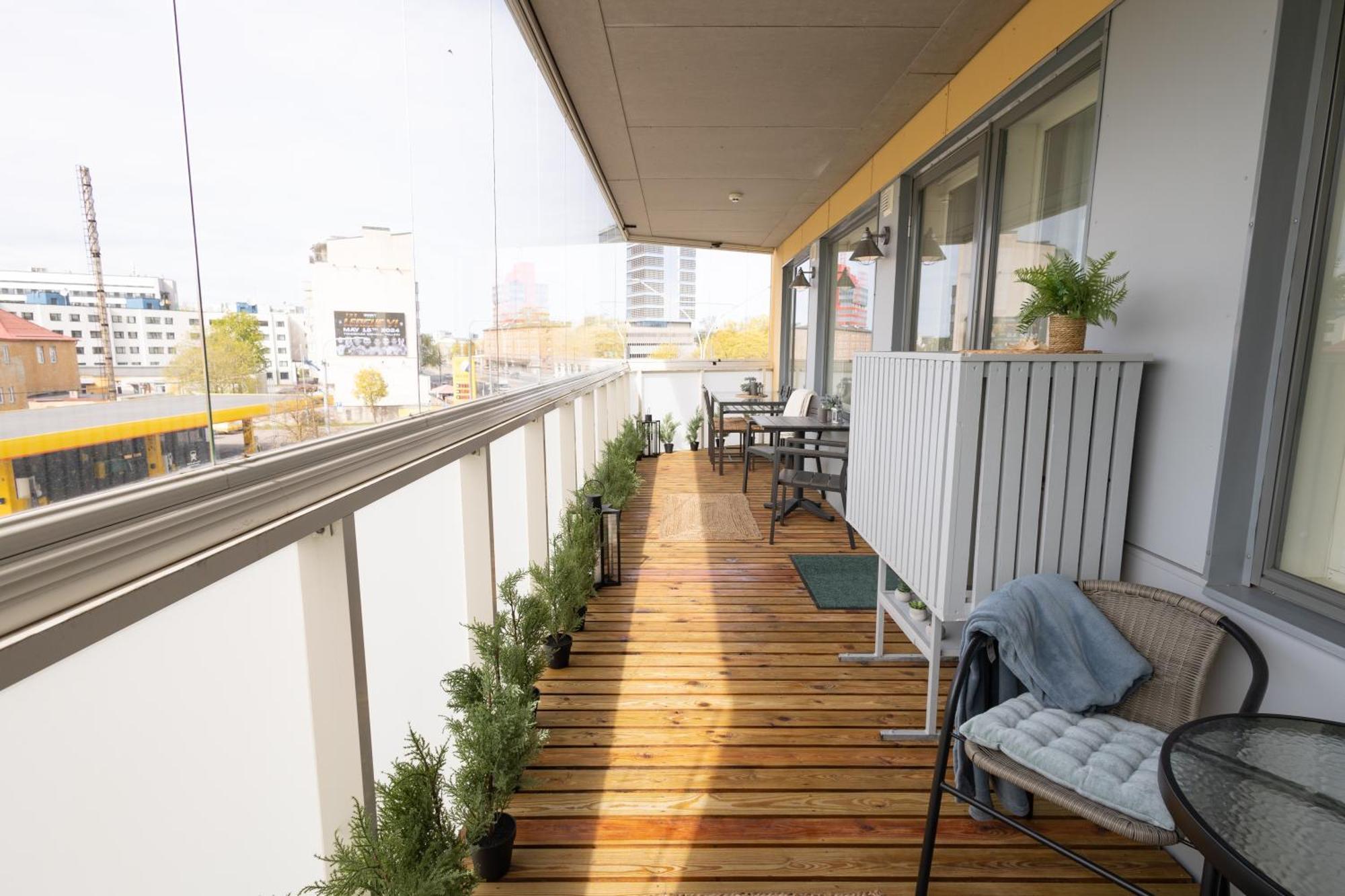 Stella'S Apartment - City Center - Free Secure Parking - Big Sun Terrace - Air Conditioning - Wifi - Tram To The Tallinn Bus Station And Old Town エクステリア 写真