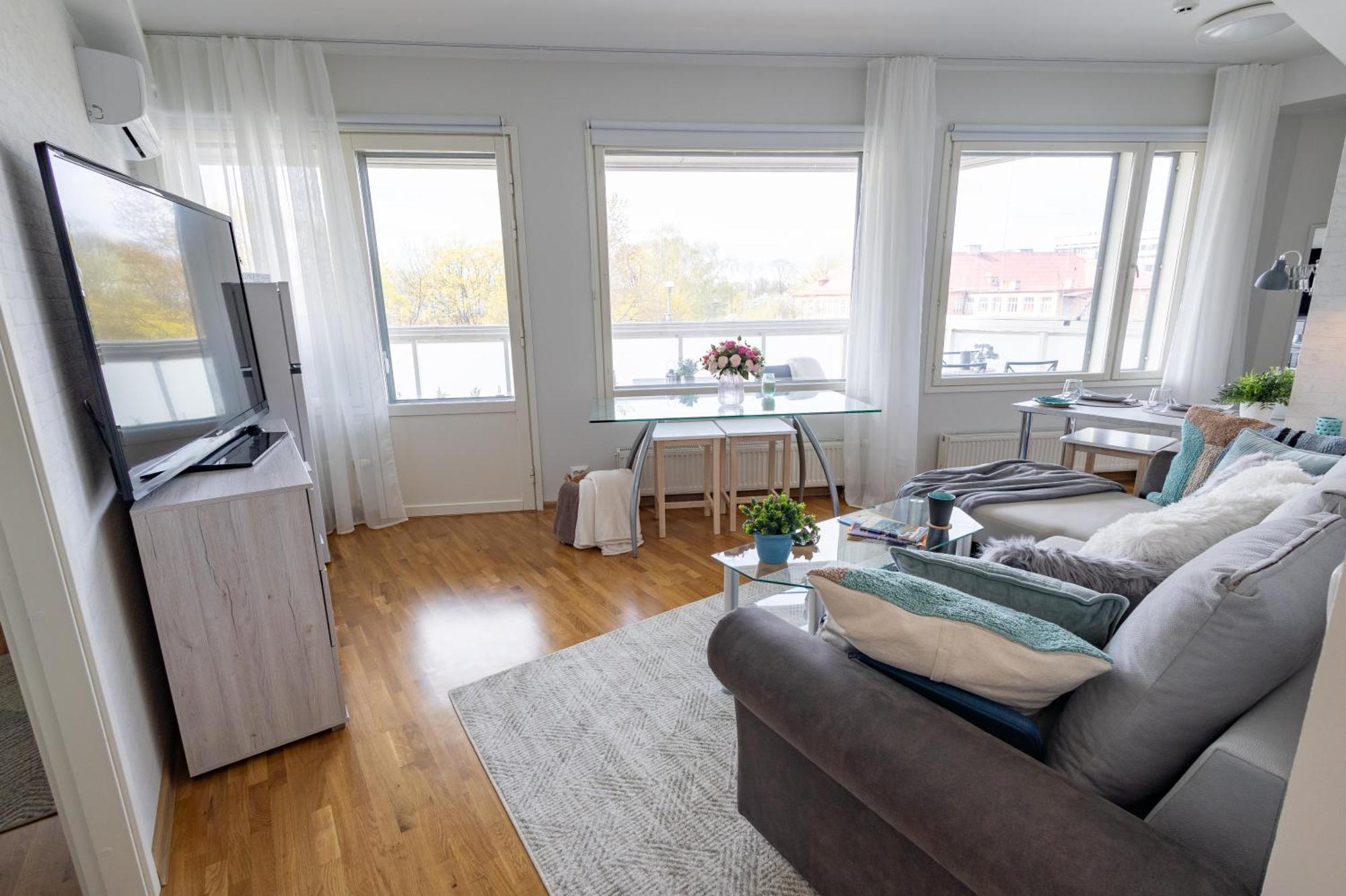 Stella'S Apartment - City Center - Free Secure Parking - Big Sun Terrace - Air Conditioning - Wifi - Tram To The Tallinn Bus Station And Old Town エクステリア 写真