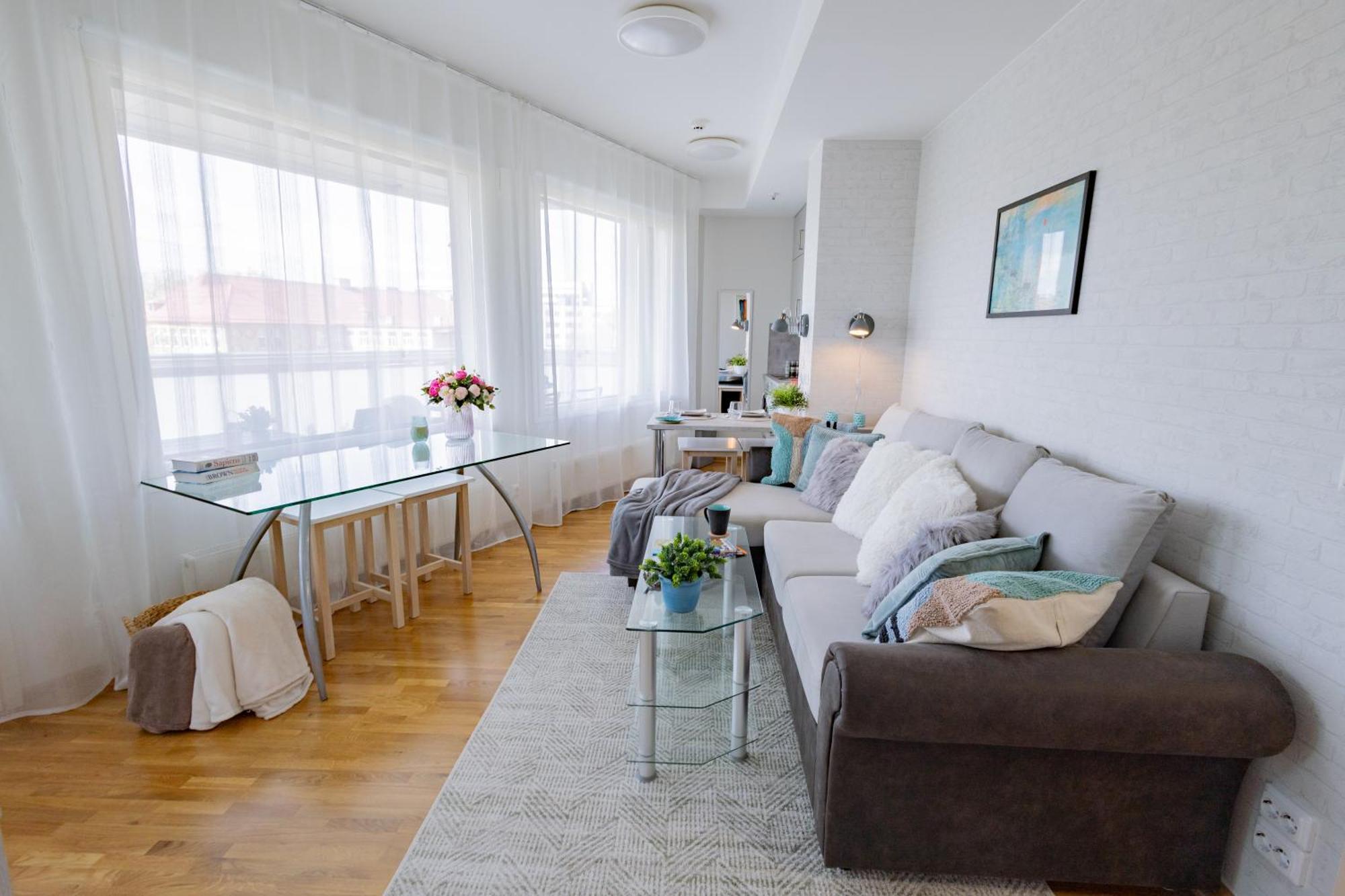 Stella'S Apartment - City Center - Free Secure Parking - Big Sun Terrace - Air Conditioning - Wifi - Tram To The Tallinn Bus Station And Old Town エクステリア 写真